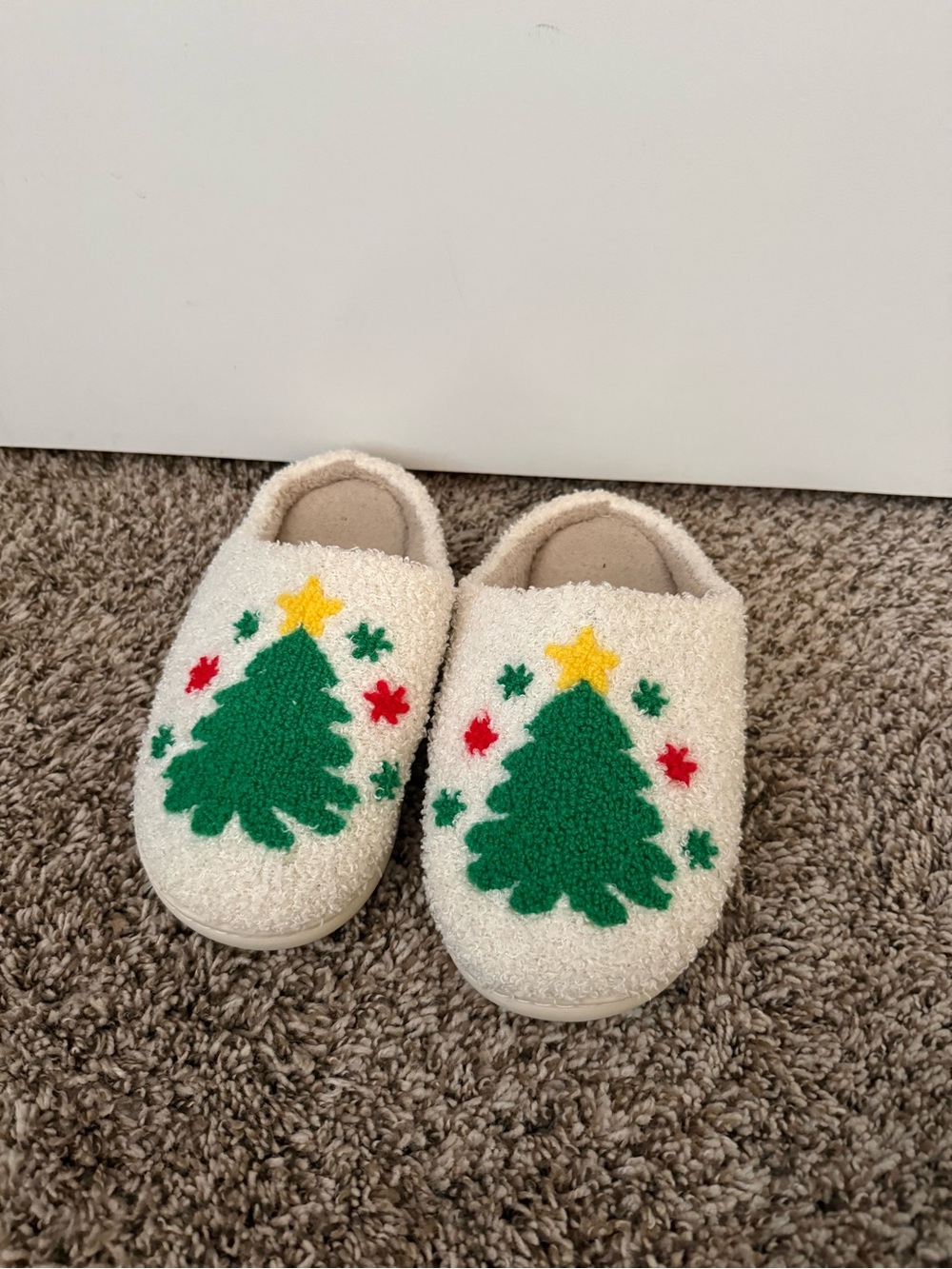 preppy christmas tree slippers
